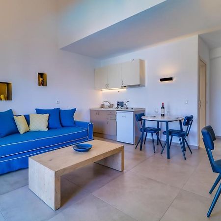 Theros Villas & Suites Chrisi Ammoudia Eksteriør billede