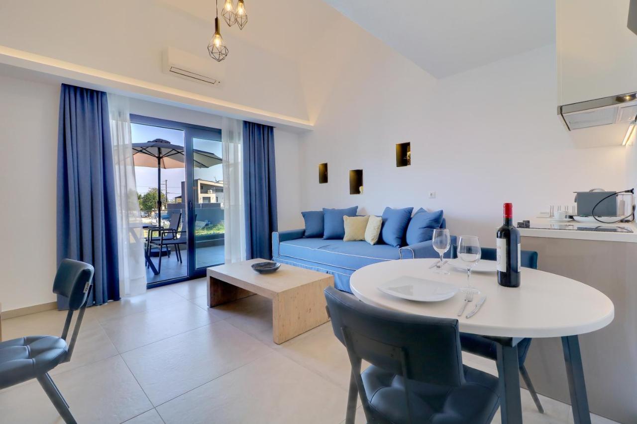 Theros Villas & Suites Chrisi Ammoudia Eksteriør billede