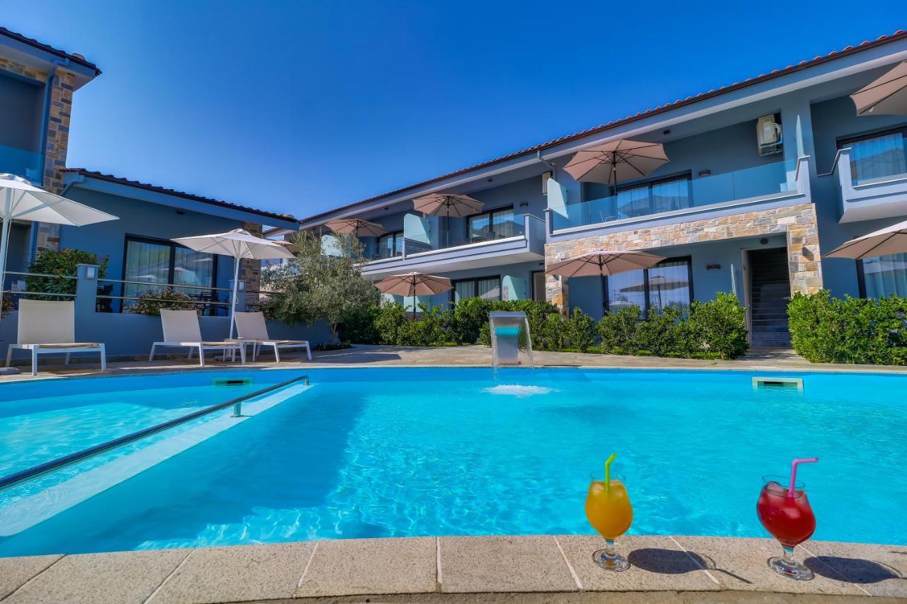 Theros Villas & Suites Chrisi Ammoudia Eksteriør billede