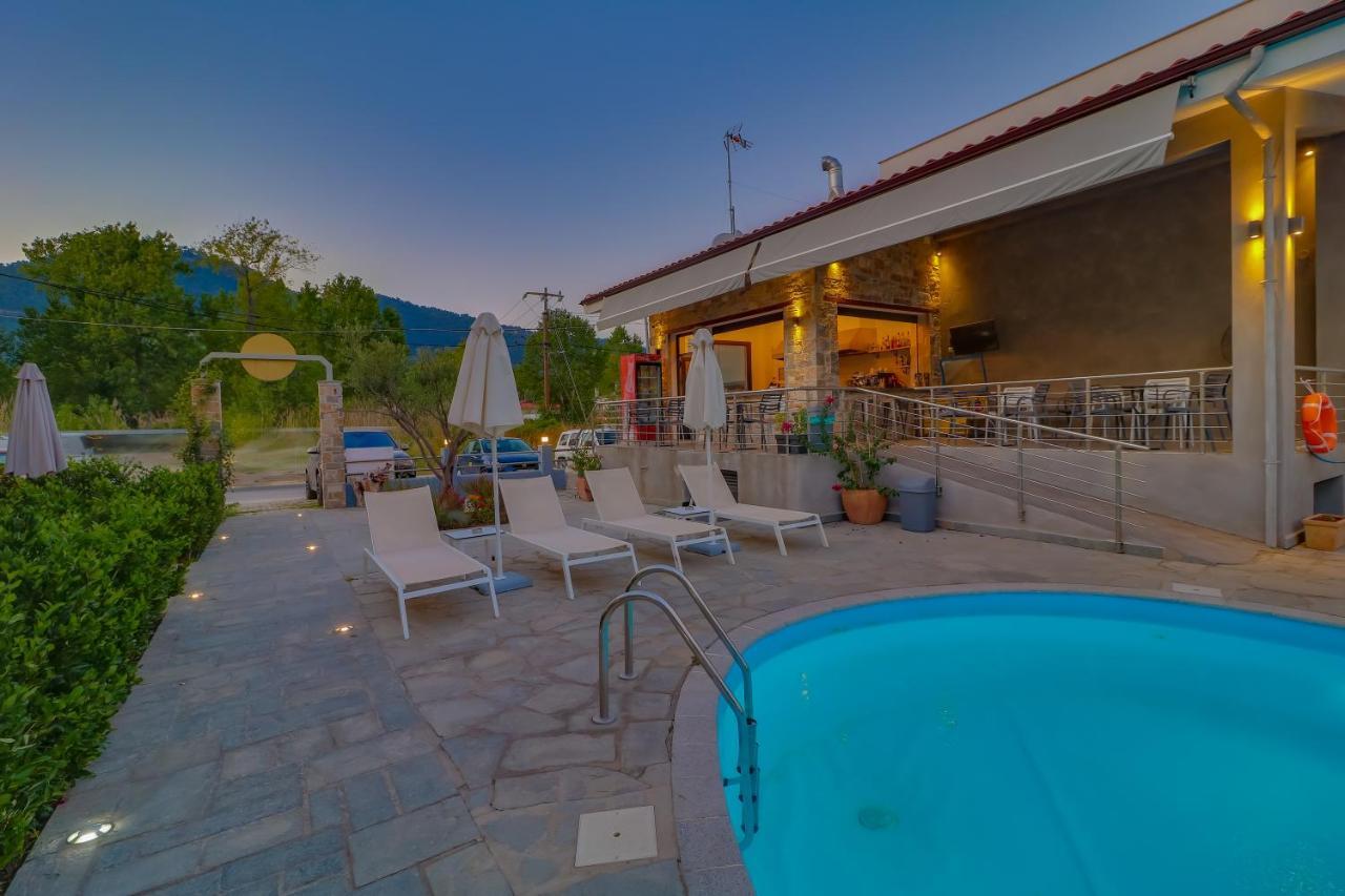 Theros Villas & Suites Chrisi Ammoudia Eksteriør billede