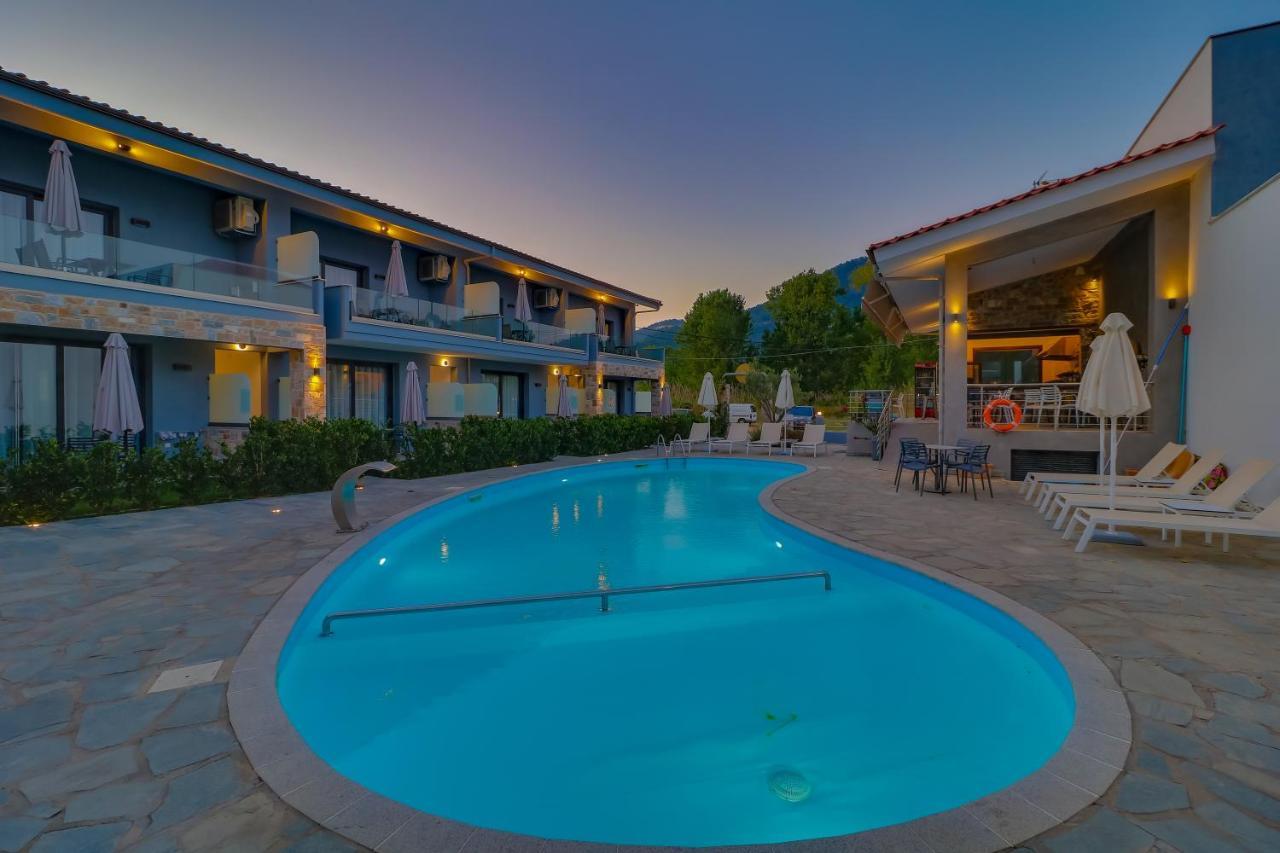 Theros Villas & Suites Chrisi Ammoudia Eksteriør billede