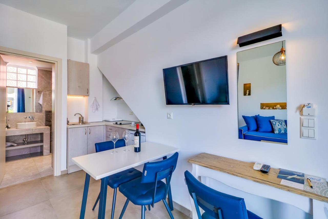 Theros Villas & Suites Chrisi Ammoudia Eksteriør billede