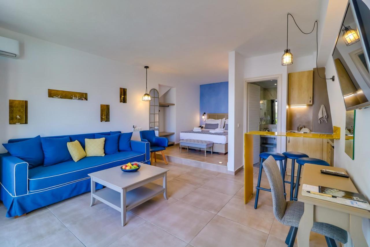 Theros Villas & Suites Chrisi Ammoudia Eksteriør billede