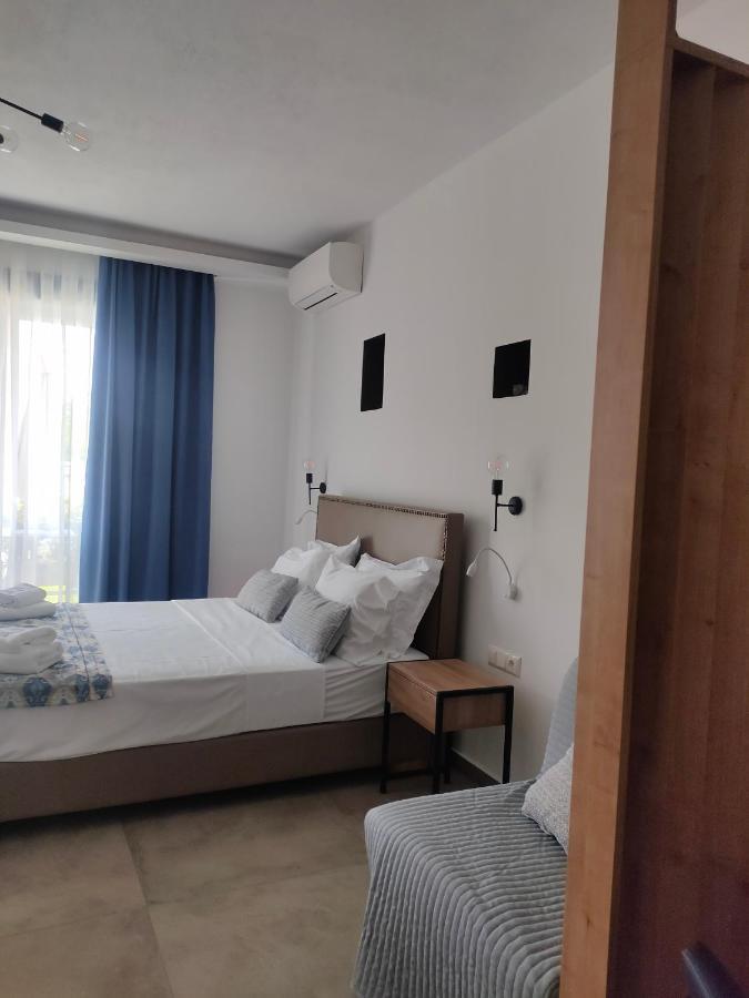 Theros Villas & Suites Chrisi Ammoudia Eksteriør billede