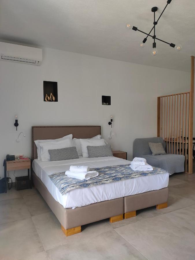 Theros Villas & Suites Chrisi Ammoudia Eksteriør billede