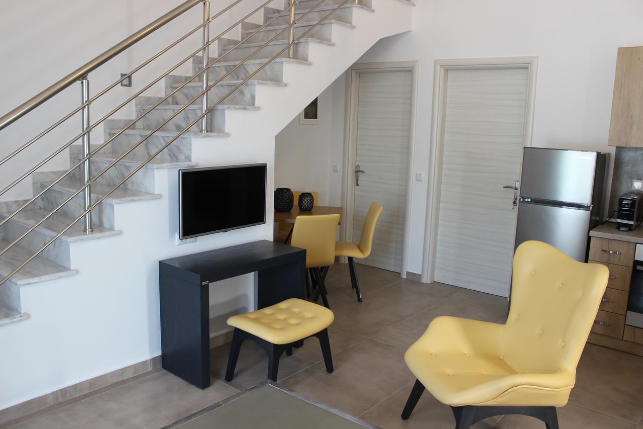 Theros Villas & Suites Chrisi Ammoudia Eksteriør billede